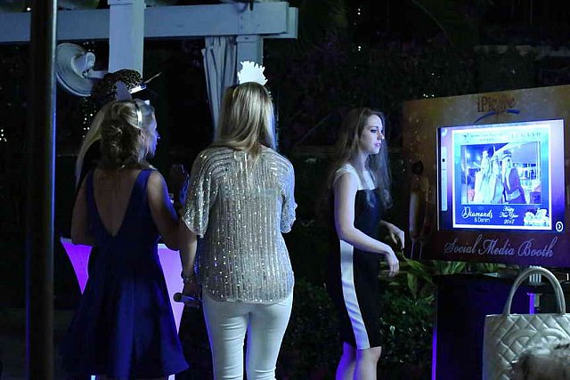 IPC-NYE-12-31-16-0981-DDeRosaPhoto